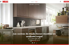 Las cocinas de moda tienen muebles en acabado nogal